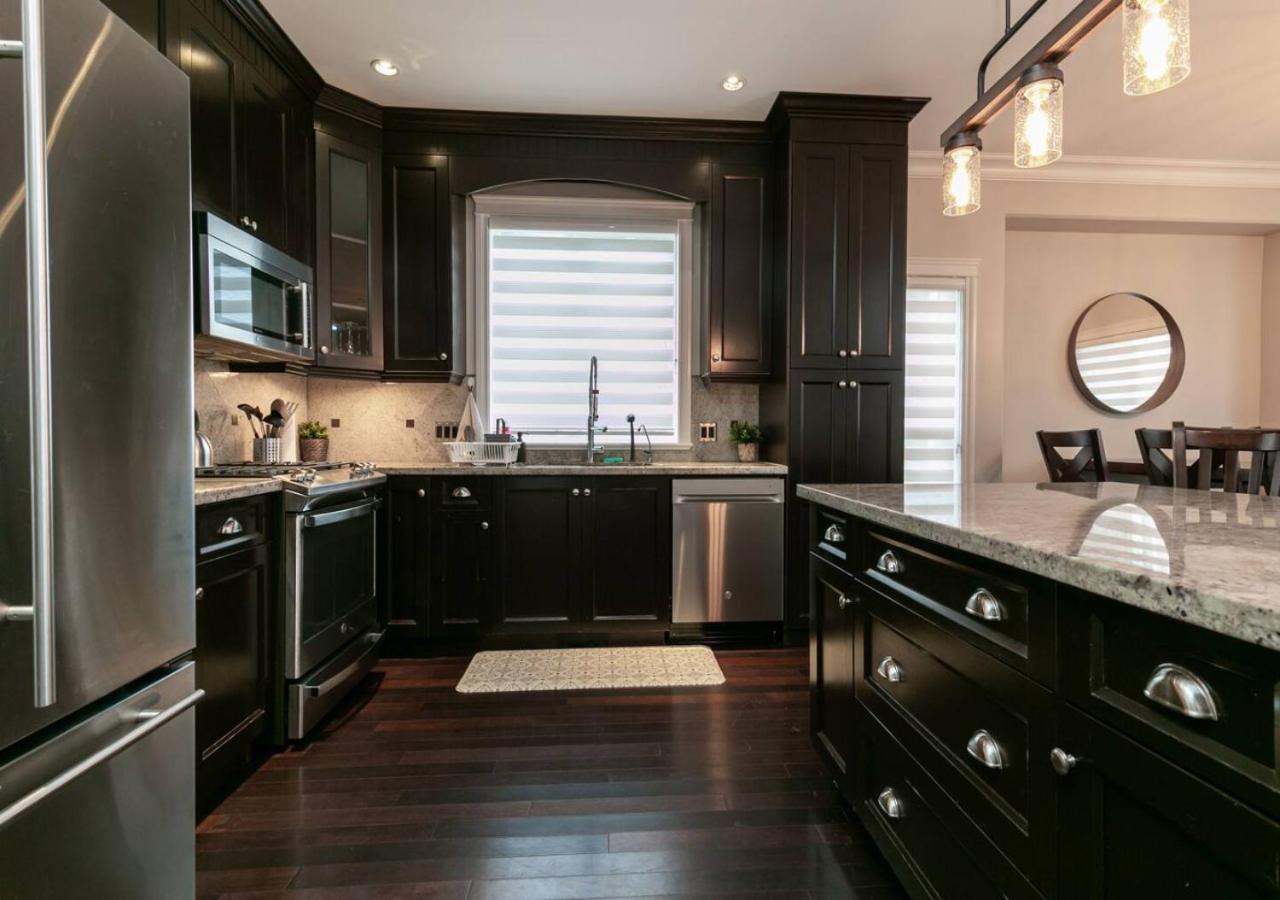 Bellamy Manor Large Home With 5Beds! In Langford Victoria Exterior photo