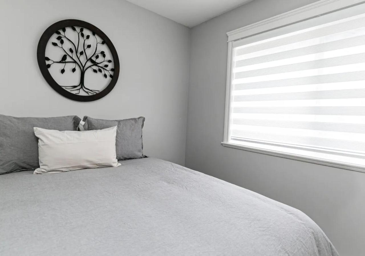 Bellamy Manor Large Home With 5Beds! In Langford Victoria Exterior photo