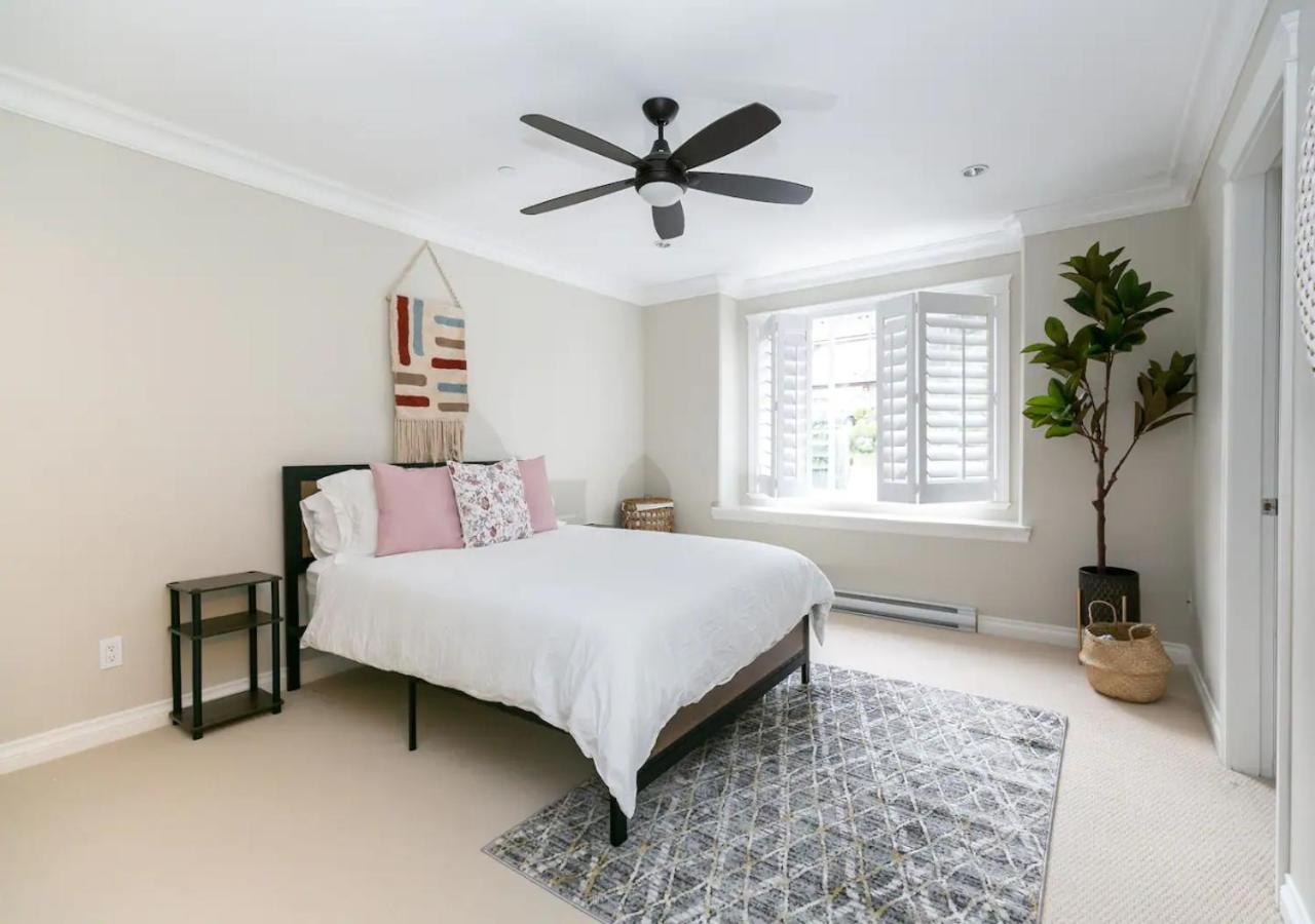 Bellamy Manor Large Home With 5Beds! In Langford Victoria Exterior photo